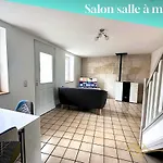 Ensemble De 2 Logements, 2 Cuisines, 4 Chambres, 2 Salles De Bain *