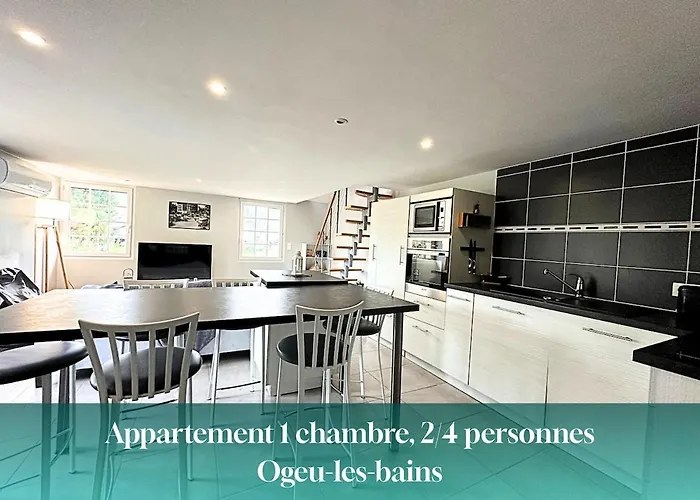Ensemble De 2 Logements, 2 Cuisines, 4 Chambres, 2 Salles De Bain *
